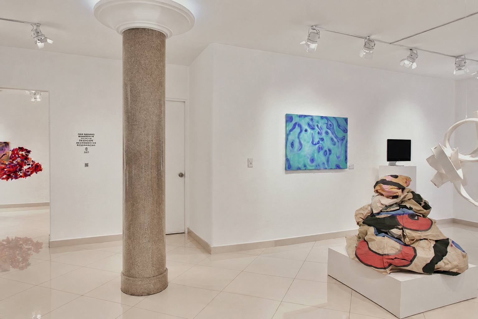 Vista de sala de la exposición Resonancias, Galería Málaga (4)