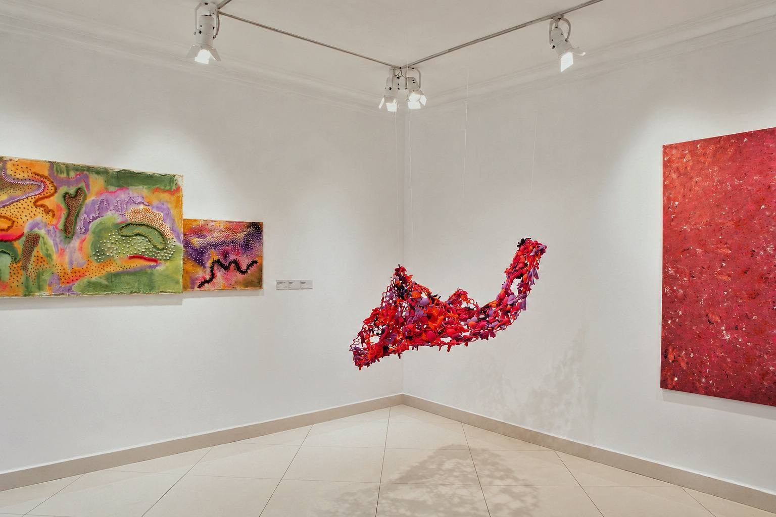 Vista de sala de la exposición Resonancias, Galería Málaga (8)