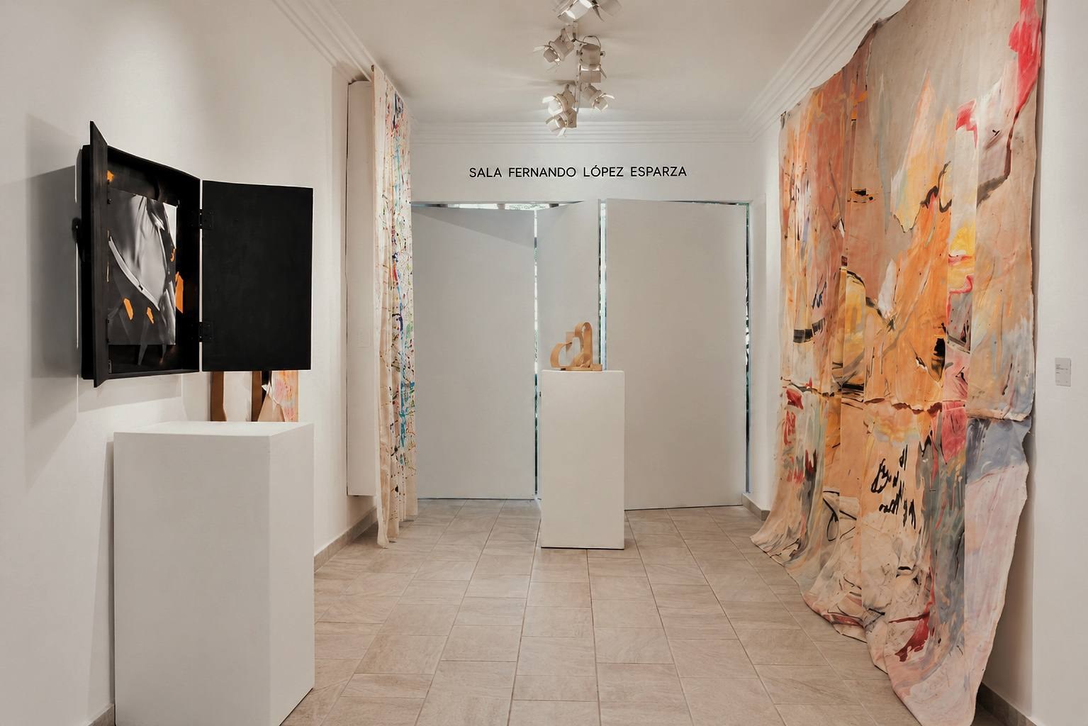 Vista de sala de la exposición Resonancias, Galería Málaga (11)