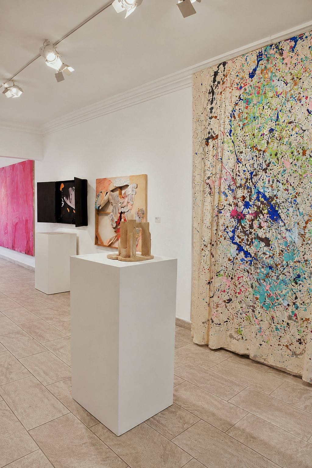 Vista de sala de la exposición Resonancias, Galería Málaga (14)