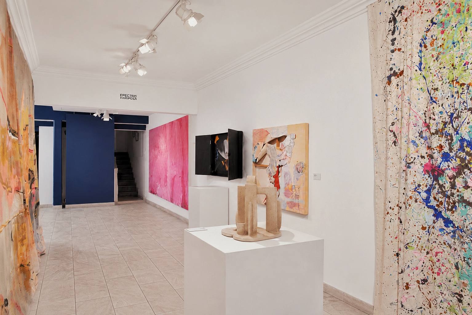 Vista de sala de la exposición Resonancias, Galería Málaga (16)