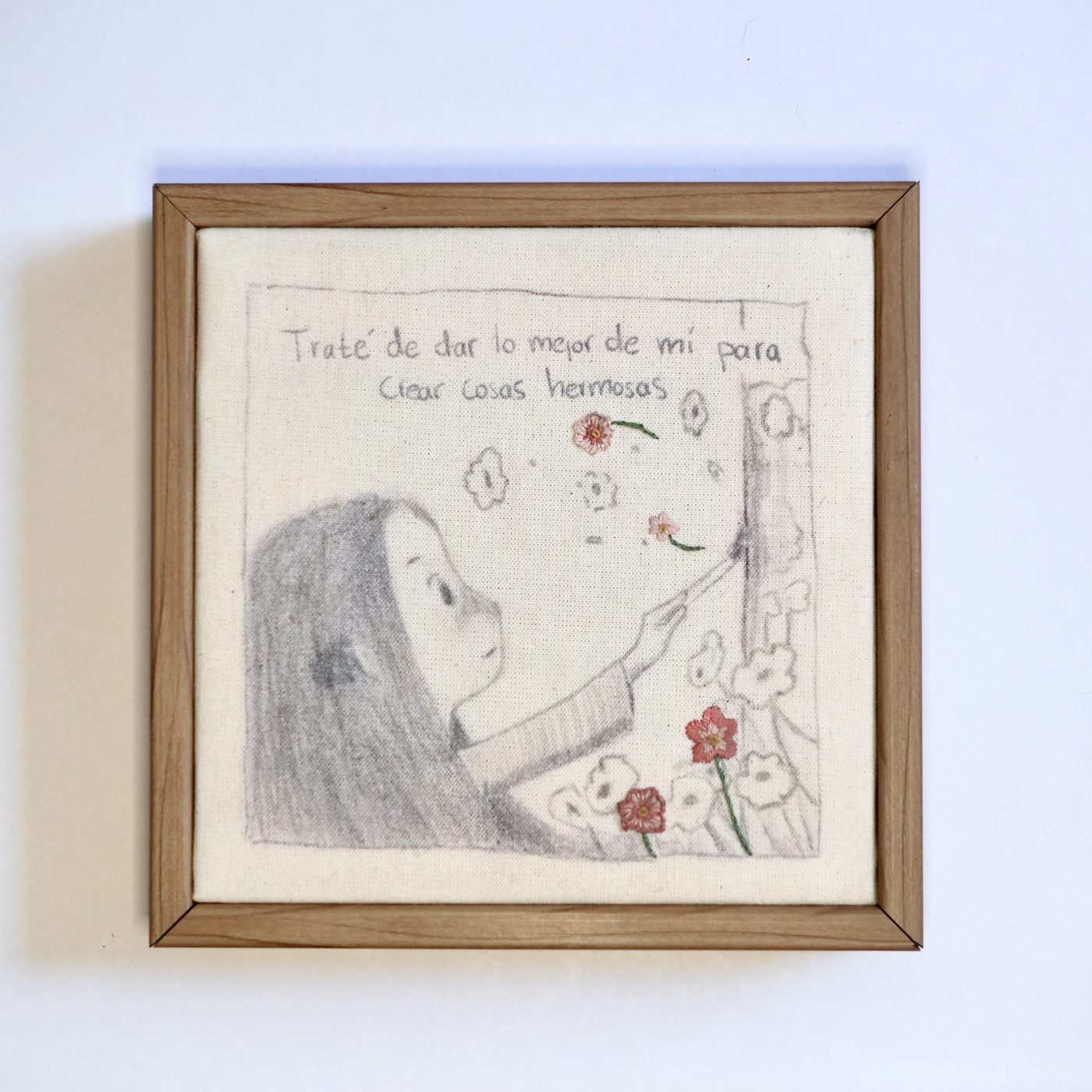 Colectivo Zakar, 01. Comparación (2), 2026. Tinta, grafito y bordado a mano sobre tela, 15 × 15 cm