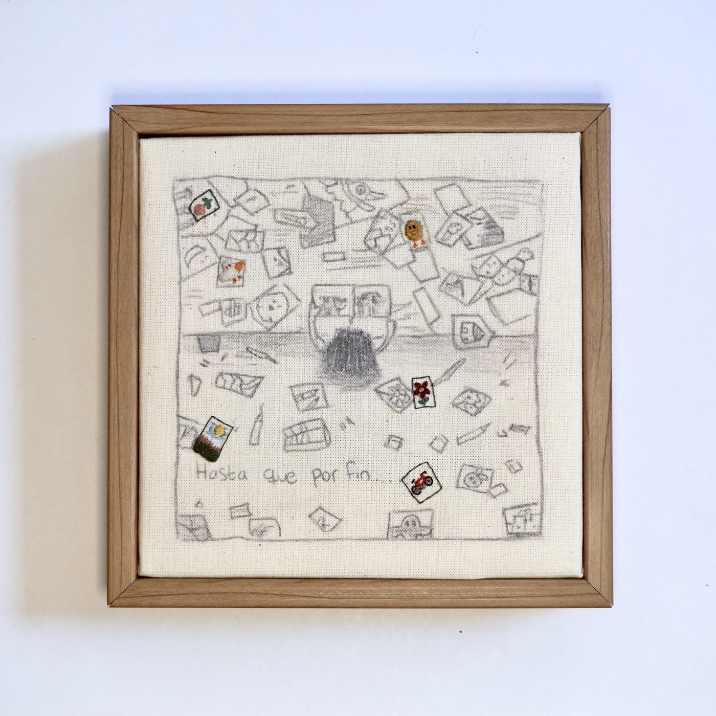 Colectivo Zakar, 01. Comparación (6), 2026. Tinta, grafito y bordado a mano sobre tela, 15 × 15 cm