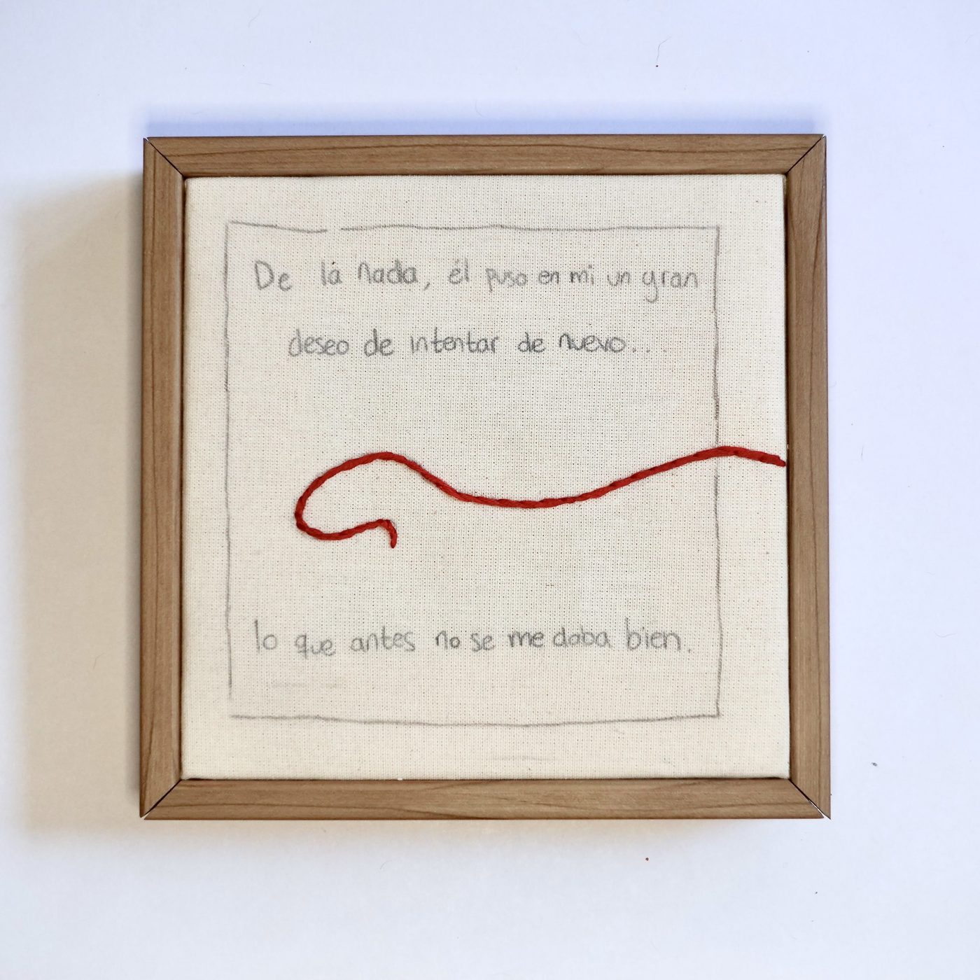 Colectivo Zakar, 01. Comparación (14), 2026. Tinta, grafito y bordado a mano sobre tela, 15 × 15 cm